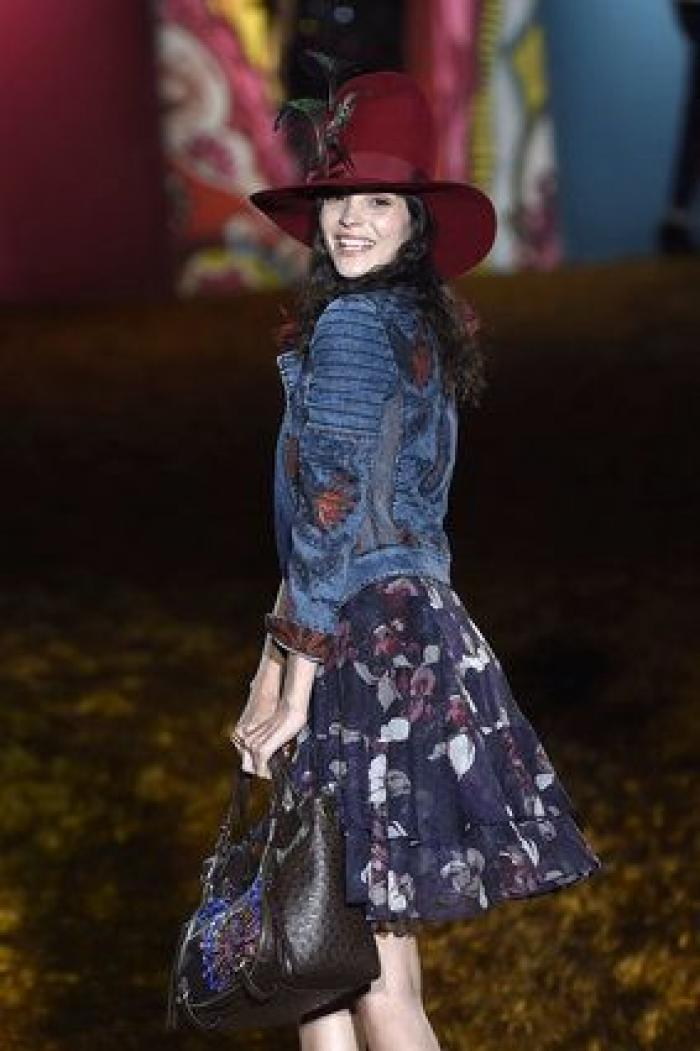 Abrigos que son tiendas de campañas: el desfile de Gómez, ganador del Samsung Ego Innovation Project (FOTOS)