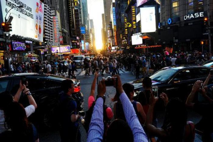 Los fotones del segundo (y último) Manhattanhenge de 2016