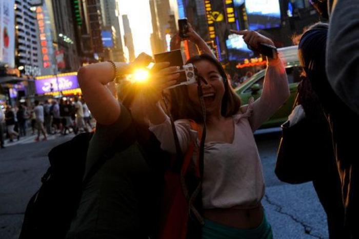 Los fotones del segundo (y último) Manhattanhenge de 2016