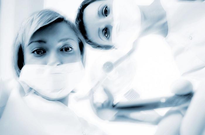 "Ya no tiene que significar ir en silla de ruedas": la historia de dos jóvenes con Esclerosis Múltiple