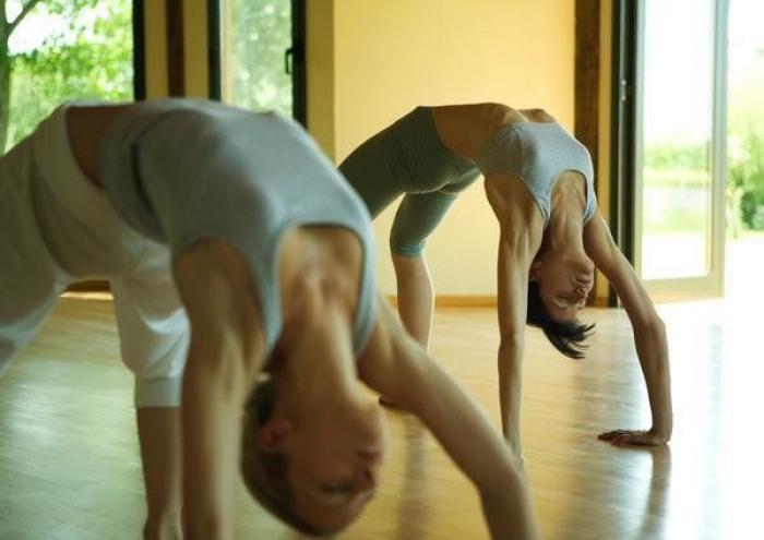 "Ya no tiene que significar ir en silla de ruedas": la historia de dos jóvenes con Esclerosis Múltiple