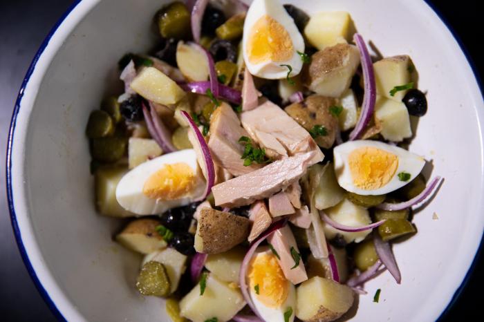 Recetas fáciles: trucha especiada con patatas