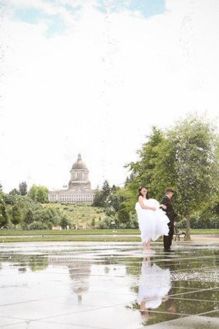 Julia Nakamatsu, mujer de Melendi, rompe su silencio tras el revuelo que se montó por su boda