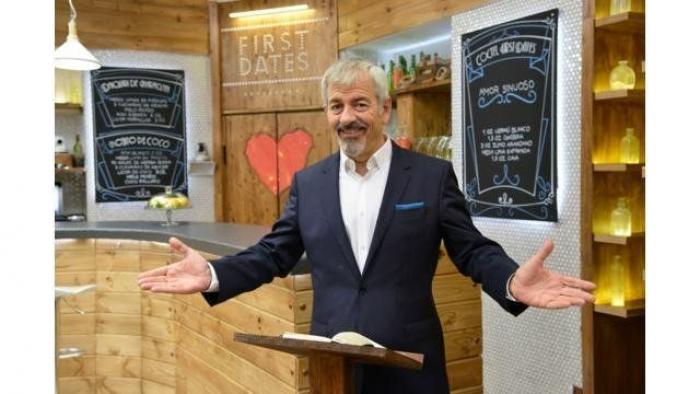 Llega a 'First Dates' alegre como "la teta de Sabrina" pero las borderías de su cita le hacen perder los papeles