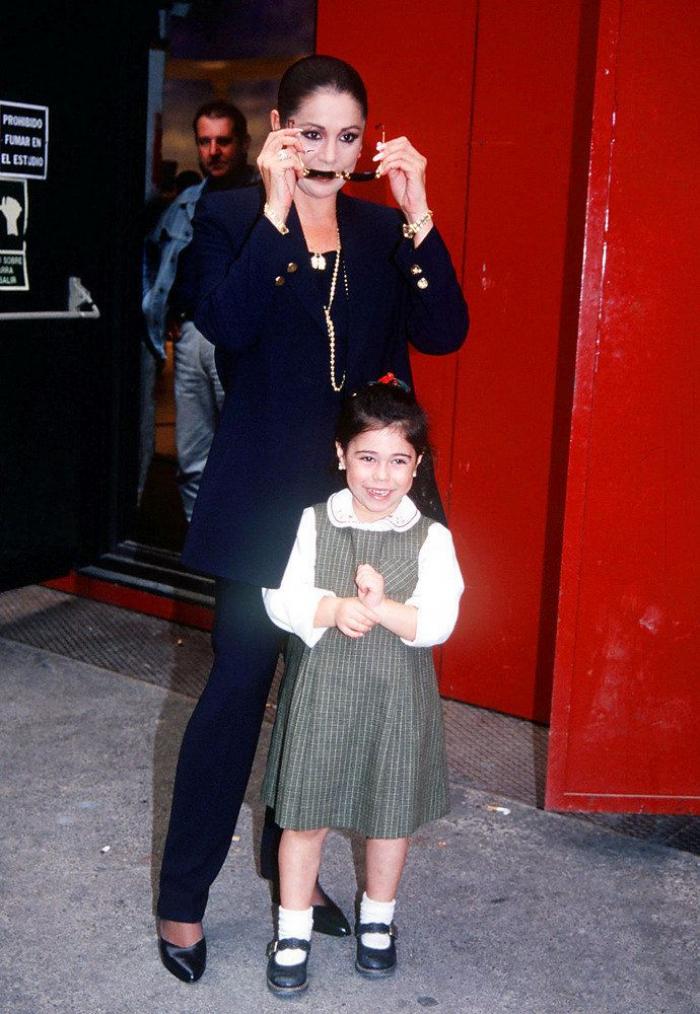 Chabelita embarazada: Isabel Pantoja anuncia el embarazo de su hija de 18 años (FOTOS)