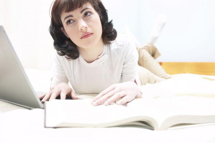 Detenida una jefa de estudios por cambiar las notas de un alumno hijo de su novio