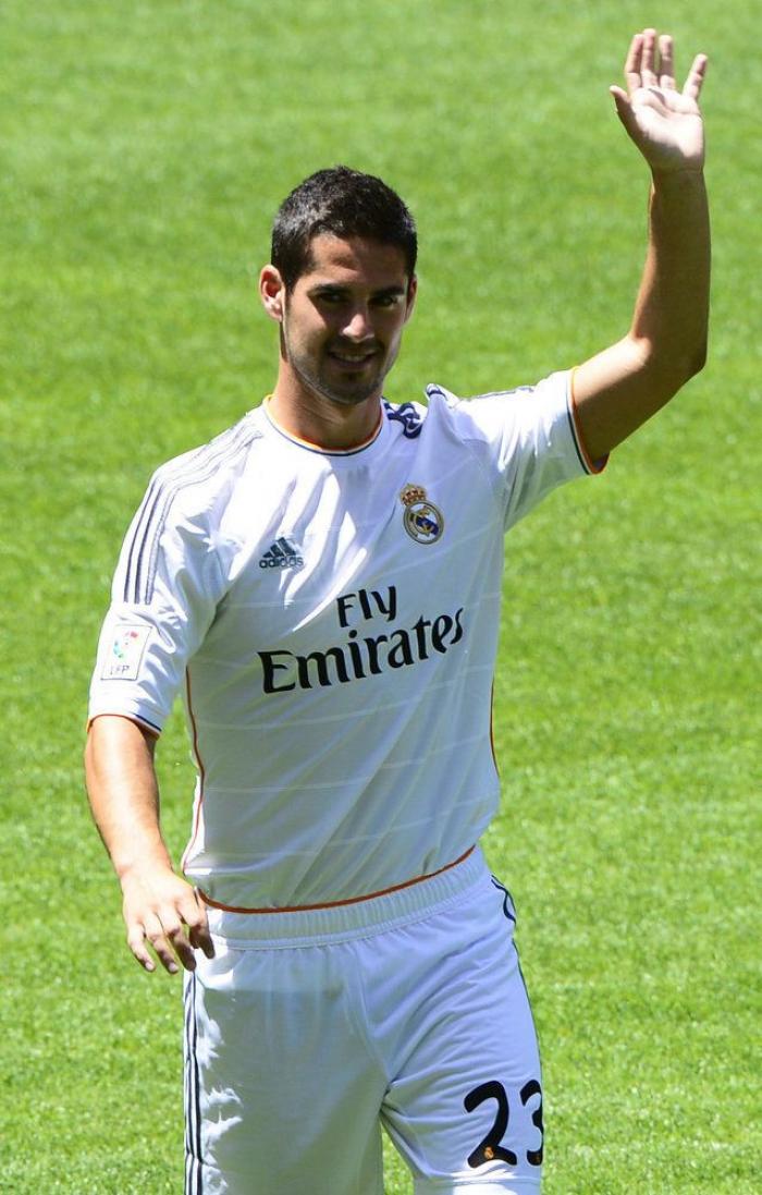 La foto de Sara Sálamo e Isco en bañador que llama la atención por este "feliz" detalle