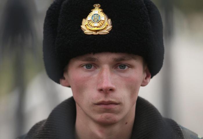 El aeropuerto de Donetsk, reducido a una carcasa calcinada tras meses de bombardeos