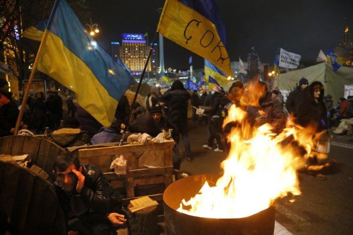El aeropuerto de Donetsk, reducido a una carcasa calcinada tras meses de bombardeos