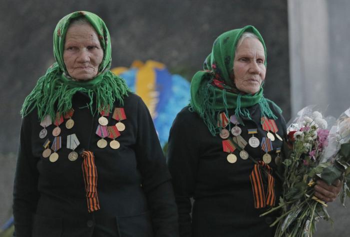 El aeropuerto de Donetsk, reducido a una carcasa calcinada tras meses de bombardeos