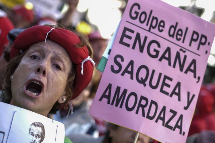 Las mareas ciudadanas toman el centro de Madrid contra las reformas del Gobierno