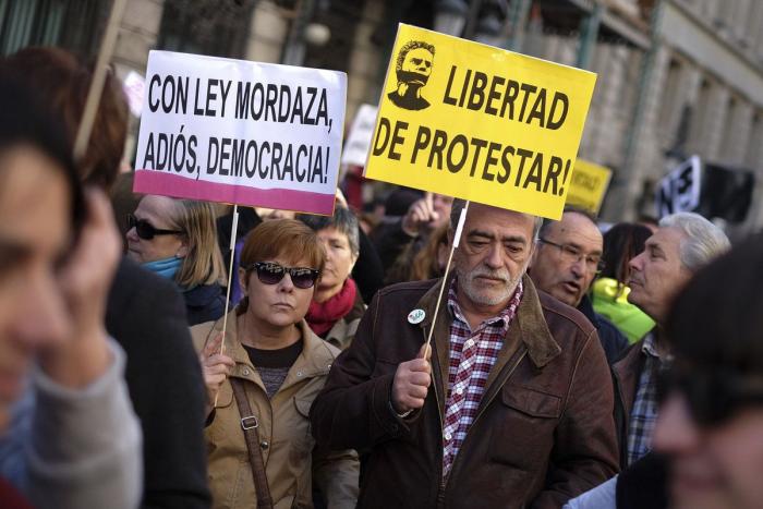 Las mareas ciudadanas toman el centro de Madrid contra las reformas del Gobierno
