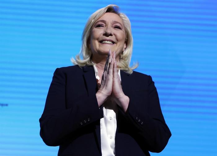 Mélenchon llama a no abstenerse ni votar por Le Pen pero no se manifiesta a favor de Macron