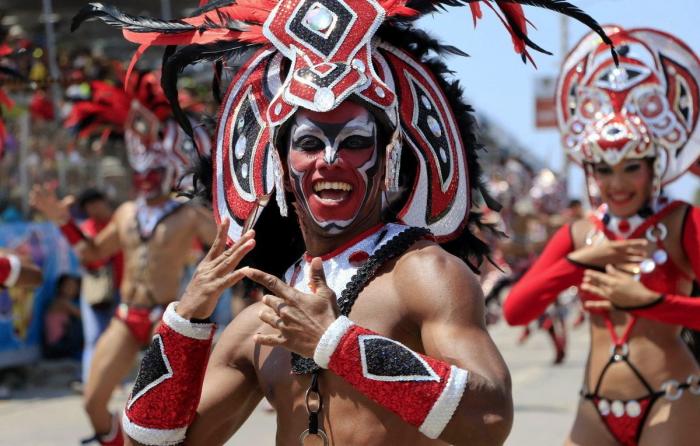 Viaja a los carnavales más famosos del mundo en 21 imágenes (FOTOS)