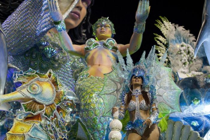 Viaja a los carnavales más famosos del mundo en 21 imágenes (FOTOS)