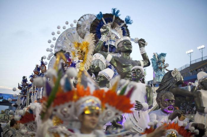 Viaja a los carnavales más famosos del mundo en 21 imágenes (FOTOS)