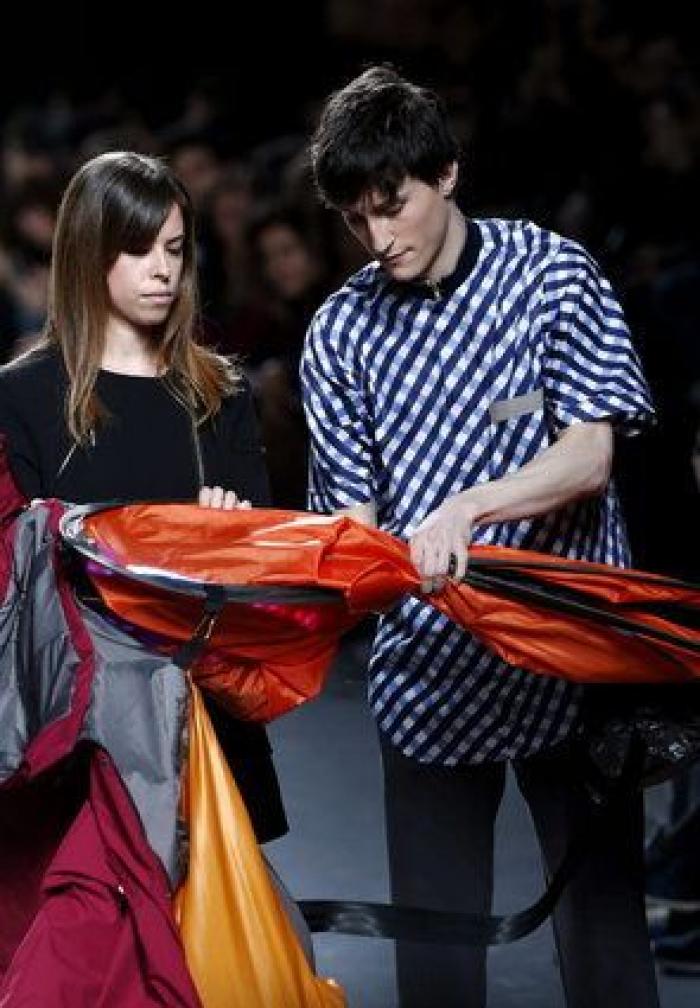Abrigos que son tiendas de campañas: el desfile de Gómez, ganador del Samsung Ego Innovation Project (FOTOS)