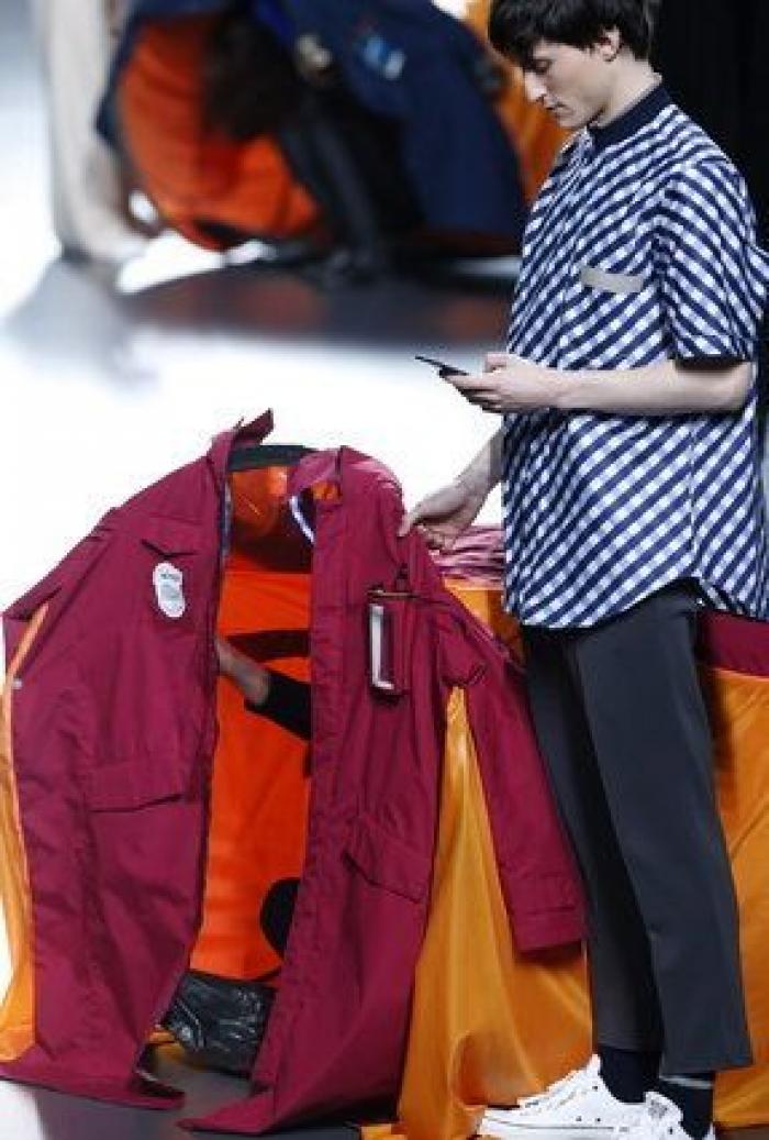 Abrigos que son tiendas de campañas: el desfile de Gómez, ganador del Samsung Ego Innovation Project (FOTOS)