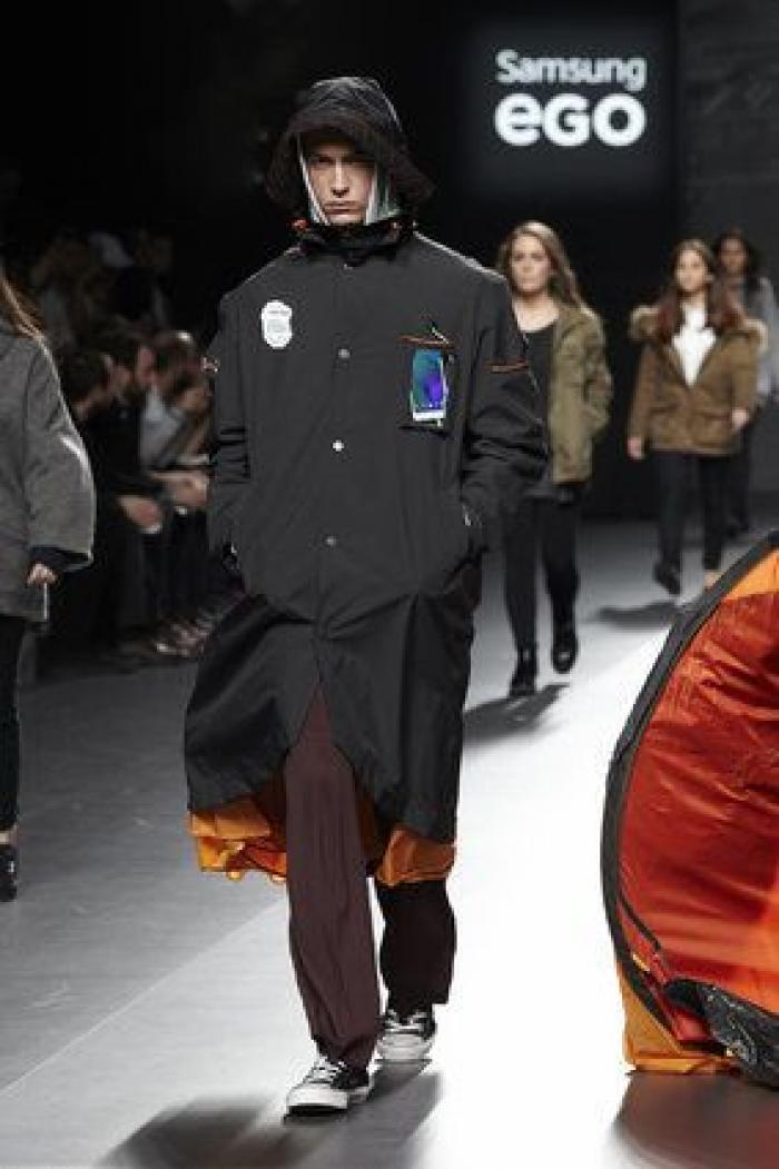 Abrigos que son tiendas de campañas: el desfile de Gómez, ganador del Samsung Ego Innovation Project (FOTOS)