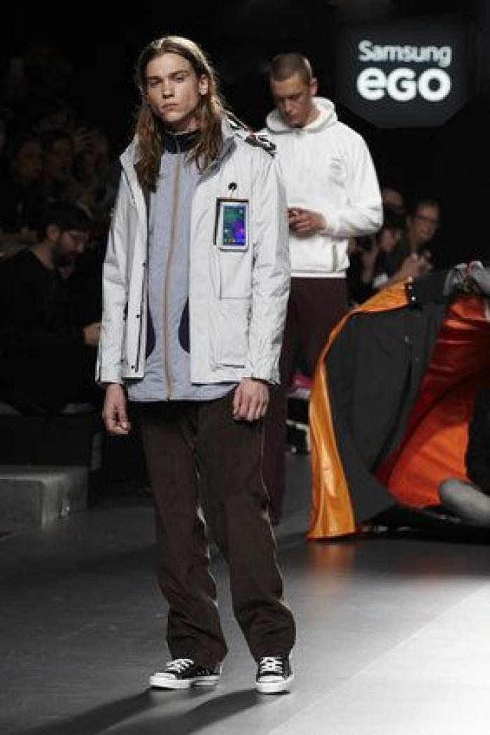 Abrigos que son tiendas de campañas: el desfile de Gómez, ganador del Samsung Ego Innovation Project (FOTOS)