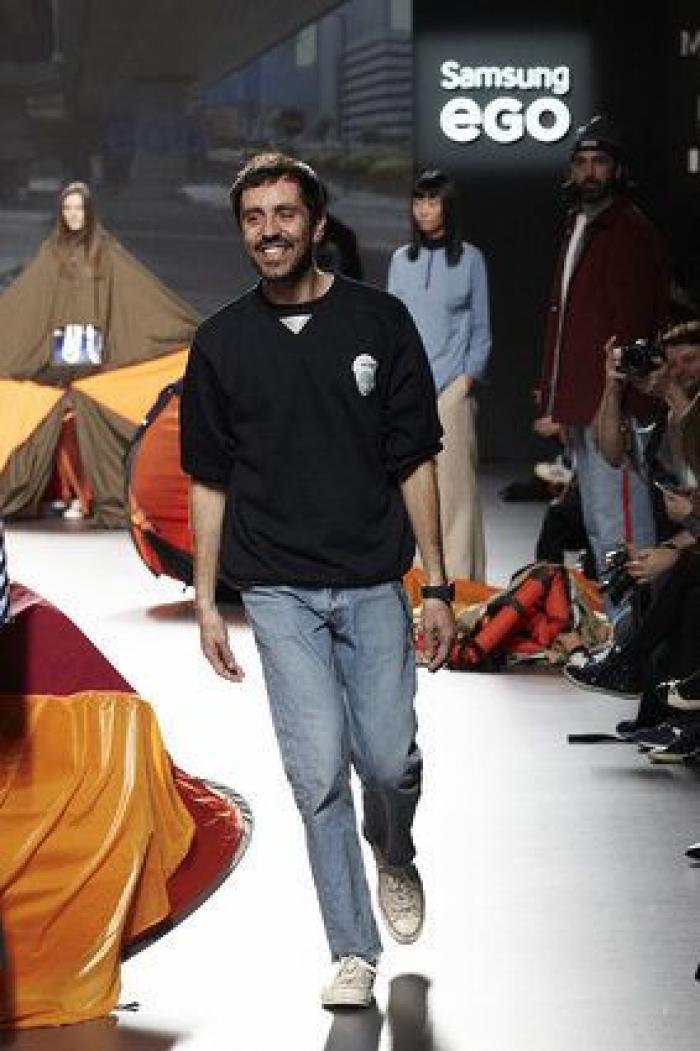 Abrigos que son tiendas de campañas: el desfile de Gómez, ganador del Samsung Ego Innovation Project (FOTOS)