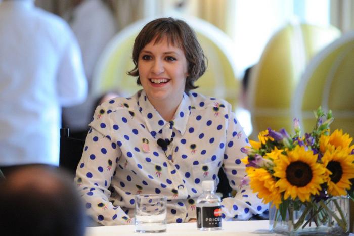 Lena Dunham celebra su aumento de peso con una importante reflexión