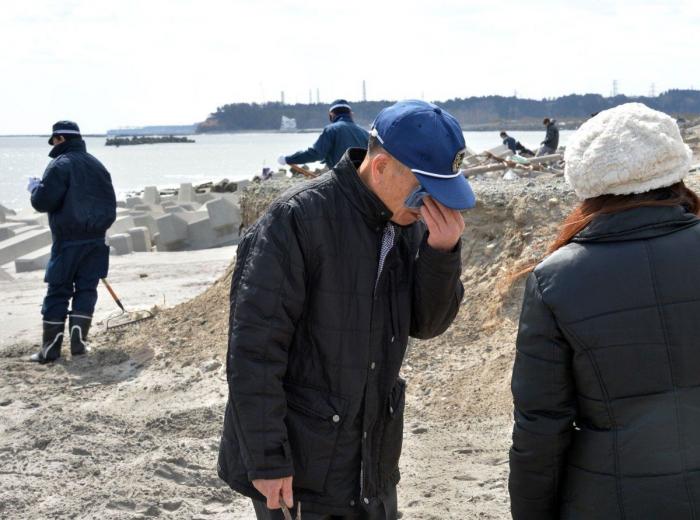 Japón recuerda en silencio a las 18.000 víctimas del tsunami y el terremoto de hace tres años