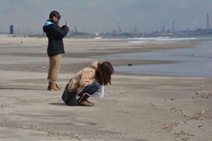 Japón recuerda en silencio a las 18.000 víctimas del tsunami y el terremoto de hace tres años