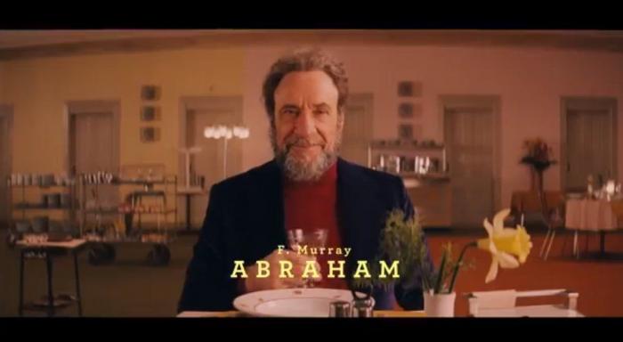 Wes Anderson dirige la campaña de H&M de Navidad protagonizada por un 'maquinista' Adrien Brody