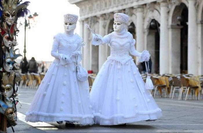¿Inquietantes o bonitas? Las mejores fotos del Carnaval de Venecia 2015
