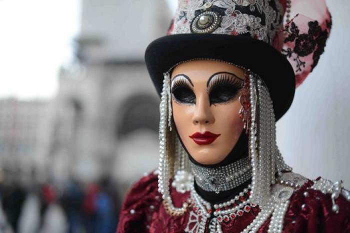 ¿Inquietantes o bonitas? Las mejores fotos del Carnaval de Venecia 2015