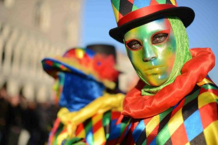¿Inquietantes o bonitas? Las mejores fotos del Carnaval de Venecia 2015