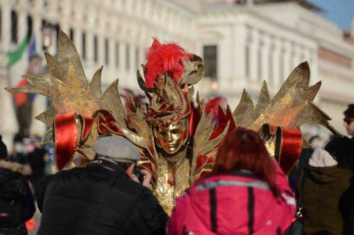 ¿Inquietantes o bonitas? Las mejores fotos del Carnaval de Venecia 2015