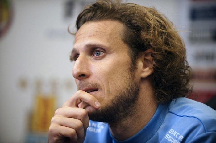 La Presidencia de Uruguay se decidirá en segunda vuelta entre Daniel Martínez (izquierda) y Luis Lacalle (centroderecha)