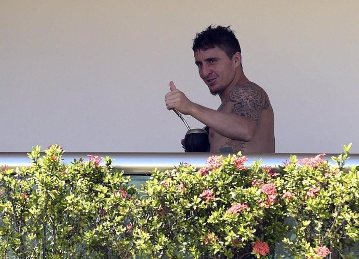 La Presidencia de Uruguay se decidirá en segunda vuelta entre Daniel Martínez (izquierda) y Luis Lacalle (centroderecha)