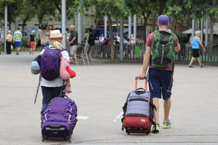 La Barceloneta explota contra el turismo de borrachera (FOTOS)