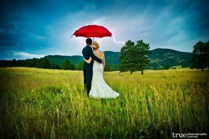 Fotos originales de boda: recién casados, en situaciones de peligro (FOTOS)