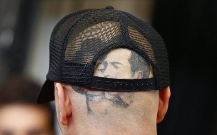 James Franco luce cabeza rapada y presenta película en Venecia (FOTOS)