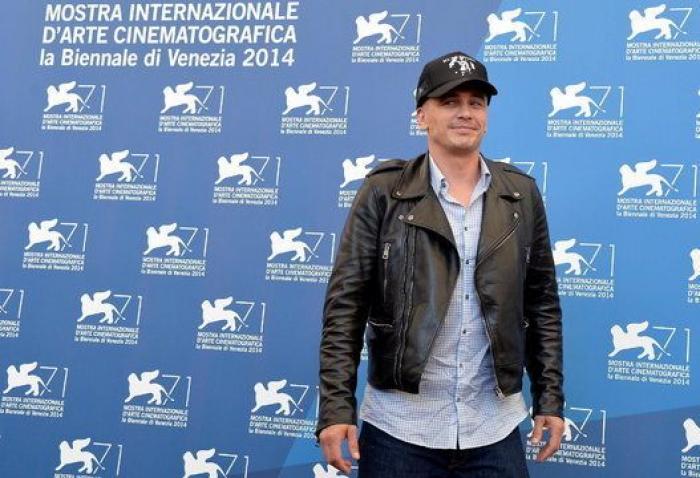 James Franco luce cabeza rapada y presenta película en Venecia (FOTOS)
