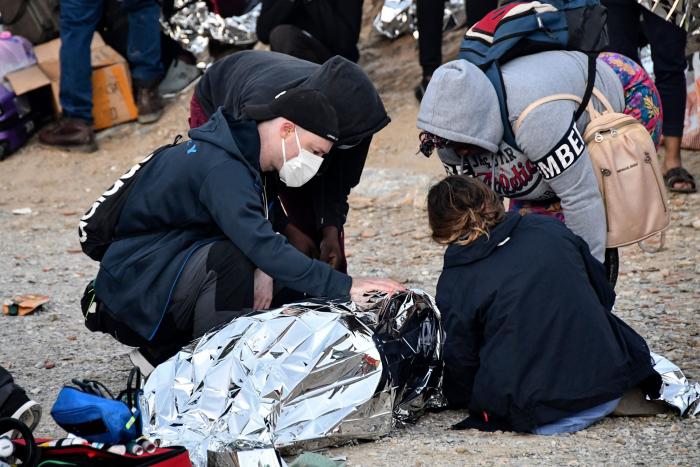 Rescatada una niña de tres años a los tres días del terremoto de Esmirna