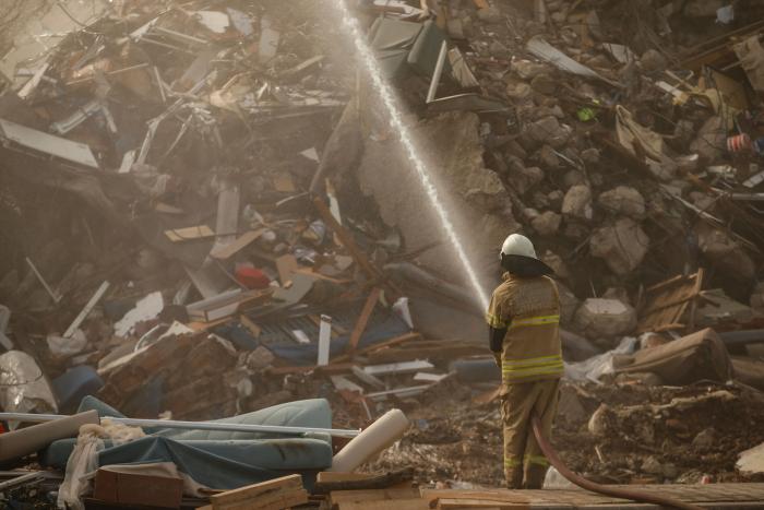 Rescatada una niña de tres años a los tres días del terremoto de Esmirna