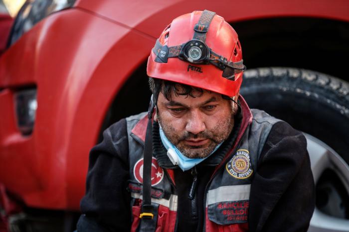 Rescatada una niña de tres años a los tres días del terremoto de Esmirna