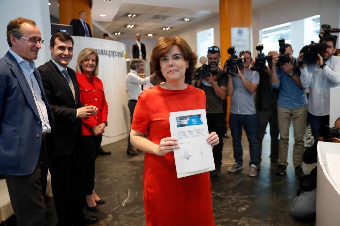 Aznar avisa: "Si el PP no se refunda, dejará de ser opción de gobierno"