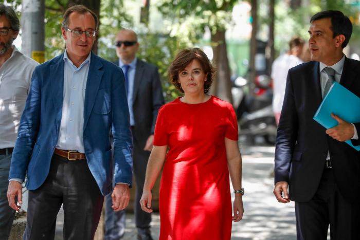 Aznar avisa: "Si el PP no se refunda, dejará de ser opción de gobierno"