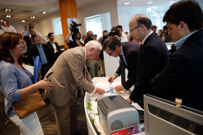 Aznar avisa: "Si el PP no se refunda, dejará de ser opción de gobierno"