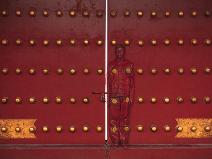 Liu Bolin, el artista que se esconde entre sus obras (FOTOS)