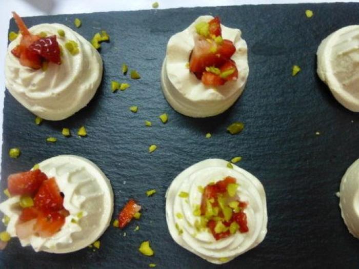 Comer en época de fresas: cómo incorporar esta fruta a tus recetas