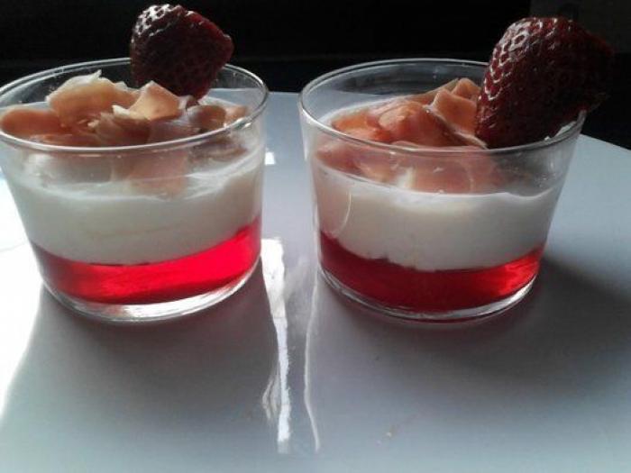 Comer en época de fresas: cómo incorporar esta fruta a tus recetas