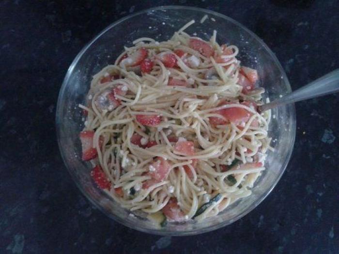 Comer en época de fresas: cómo incorporar esta fruta a tus recetas