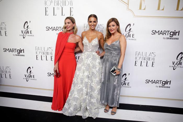 Paula Echevarría celebra el Día del Bikini con una foto en la piscina